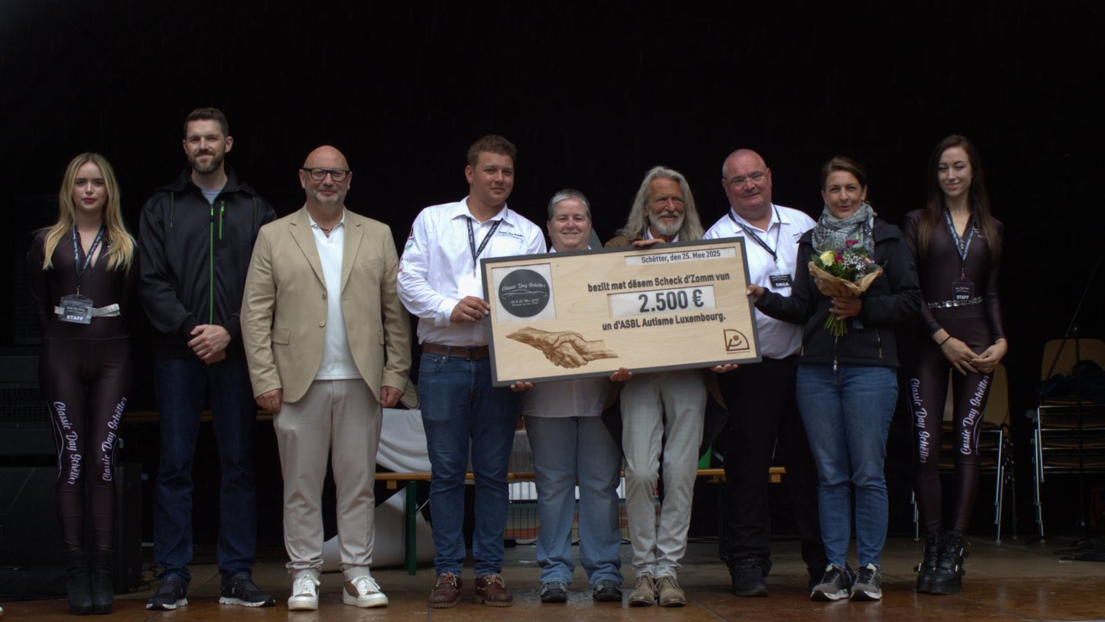 Schecküberreichung vom letzten Jahr